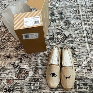 Soludos Wink Embroidery Slipper - Sand